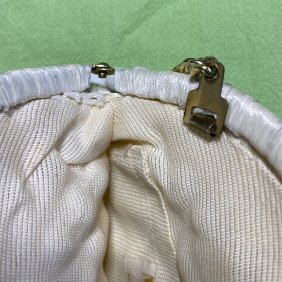 Vintage 60s Woven White Straw & Beaded Handbag by Marcus Brothers of Miami - Picture 13 of 16